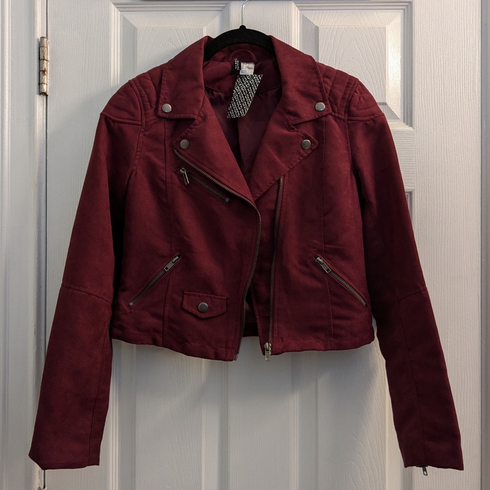 NWT H&M Sz 6 Faux Suede burgundy red crop motorcycle jacket with zippers